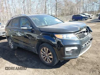 2012 Kia Sorento SX with VIN 5XYKWDA28CG271014, listed as a IAAI auction lot 41401638 with 135,772 mi miles. Bid and sale history available at carsss.com. Image 1.