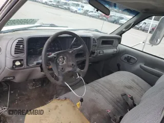 2001 GMC Sierra 1500 with VIN 3GDKC34GX1M100674, listed as a Copart auction lot 43498685 with 140,259 mi miles and Salvage Title. Bid and sale history available at DreamBid. Image 8.