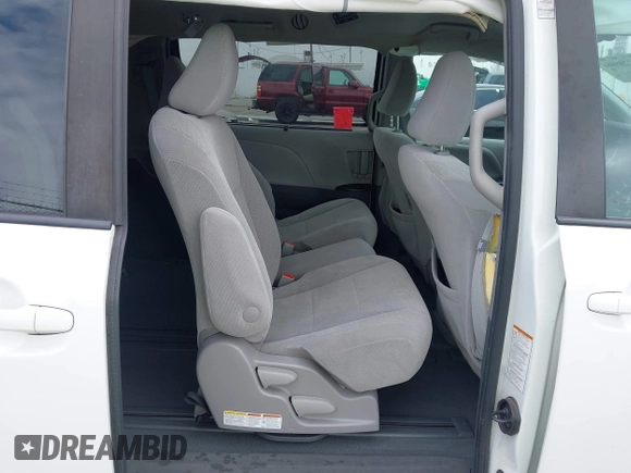 2020 Toyota Sienna LE Auto Access Seat с VIN 5TDKZ3DC0LS044909, выставлен на аукционе IAAI как лот 42289084 с пробегом 71 090 миль миль и . История ставок и продаж доступна на DreamBid. Изображение 8.