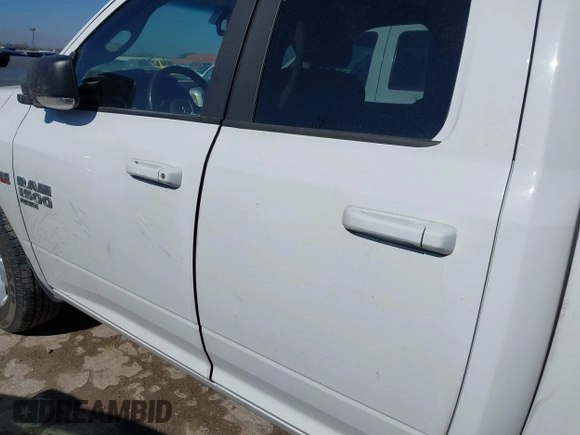 2019 Ram 1500 Classic Warlock with VIN 1C6RR6GT4KS730671, listed as a IAAI auction lot 41646298 with 164,583 mi miles. Bid and sale history available at carsss.com. Image 14.