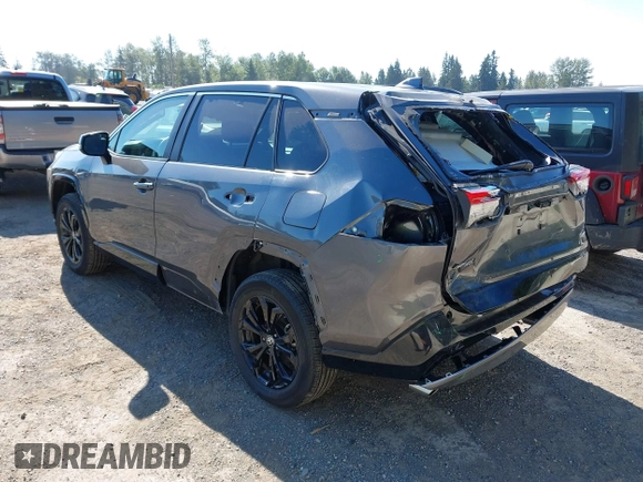 2022 Toyota RAV4 Hybrid SE z VIN 4T3T6RFV5NU101105, wystawiony jako IAAI lot #42666372 z przebiegiem 7 644 mil mil oraz . Historia ofert i sprzedaży dostępna na DreamBid. Obrazek 3.