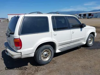 2000 Ford Explorer Limited с VIN 1FMDU75E9YZC41559, выставлен на аукционе IAAI как лот 42653084 с пробегом 268 882 миль миль и . История ставок и продаж доступна на DreamBid. Изображение 4.