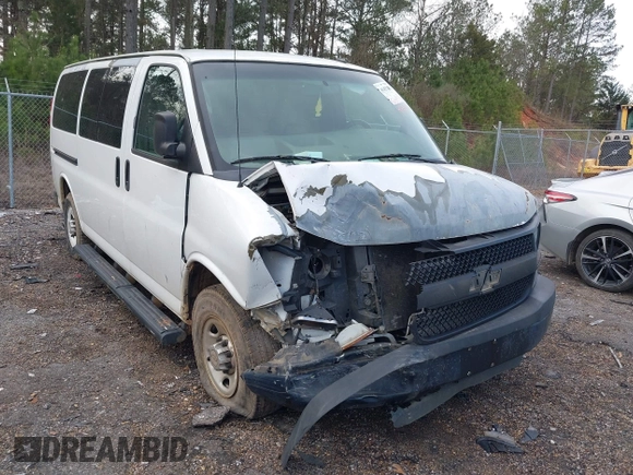 2011 Chevrolet Express Passenger LS z VIN 1GAWGPFG7B1119978, wystawiony jako IAAI lot #41437456 z przebiegiem 223 234 mil mil oraz . Historia ofert i sprzedaży dostępna na DreamBid. Obrazek 6.