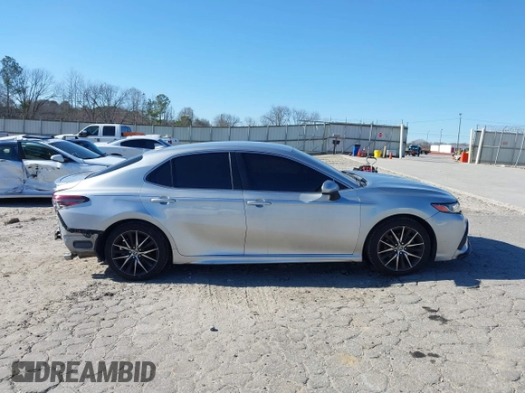 2021 Toyota Camry SE Nightshade with VIN 4T1G11AK1MU529646, listed as a IAAI auction lot 41650962 with 57,879 mi miles. Bid and sale history available at carsss.com. Image 14.