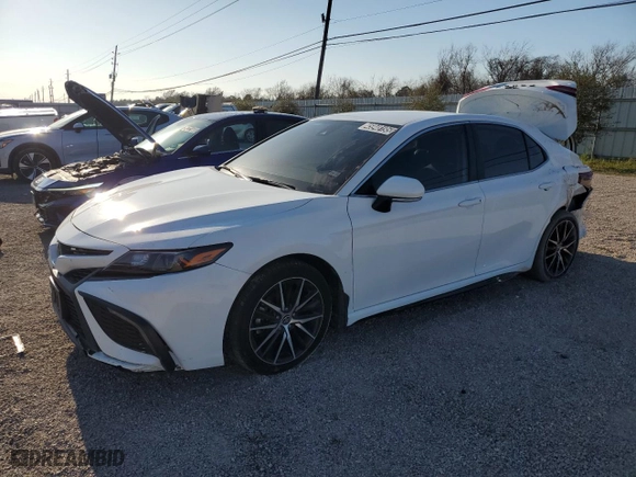 2022 Toyota Camry SE with VIN 4T1G11AK0NU691544, listed as a Copart auction lot 45948195 with 96,510 mi miles and Clean Title. Bid and sale history available at carsss.com. Image 1.