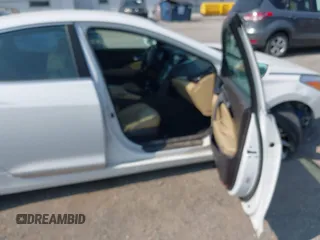 2015 Hyundai Azera z VIN KMHFG4JG3FA447672, wystawiony jako IAAI lot #42474930 z przebiegiem 125 425 mil mil oraz . Historia ofert i sprzedaży dostępna na DreamBid. Obrazek 5.