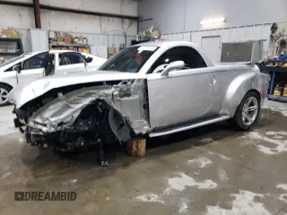 2005 Chevrolet SSR LS z VIN 1GCES14H75B117091, wystawiony jako Copart lot #41798335 z przebiegiem 31 798 mil mil oraz Czysty tytuł • Clean title. Historia ofert i sprzedaży dostępna na DreamBid. Obrazek 1.