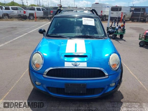 2010 MINI Hardtop S with VIN WMWMF7C51ATW89883, listed as a IAAI auction lot 42281047 with 121,847 mi miles and . Bid and sale history available at DreamBid. Image 13.