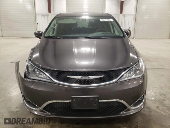 2017 Chrysler Pacifica Touring L with VIN 2C4RC1BG3HR788868, listed as a Copart auction lot 55672855 with 94,092 mi miles and Clean Title. Bid and sale history available at DreamBid. Image 5.