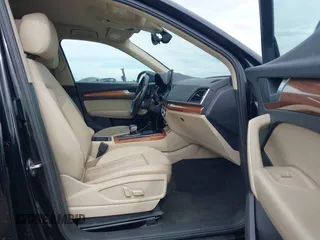 2021 Audi Q5 Premium z VIN WA1AAAFYXM2004808, wystawiony jako IAAI lot #42451719 z przebiegiem 123 537 mil mil oraz . Historia ofert i sprzedaży dostępna na DreamBid. Obrazek 5.