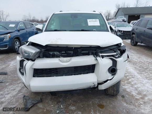 2022 Toyota 4Runner SR5 Premium with VIN JTENU5JRXN6010314, listed as a IAAI auction lot 41554403 with 35,238 mi miles. Bid and sale history available at carsss.com. Image 12.