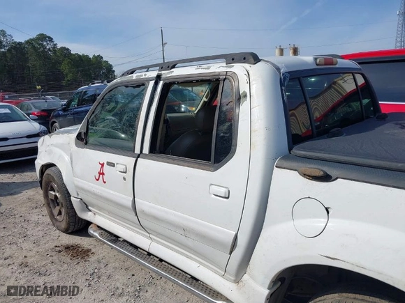 2005 Ford Explorer Sport Trac XLS with VIN 1FMZU67K15UA48284, listed as a IAAI auction lot 41430056 with 279,584 mi miles. Bid and sale history available at carsss.com. Image 6.