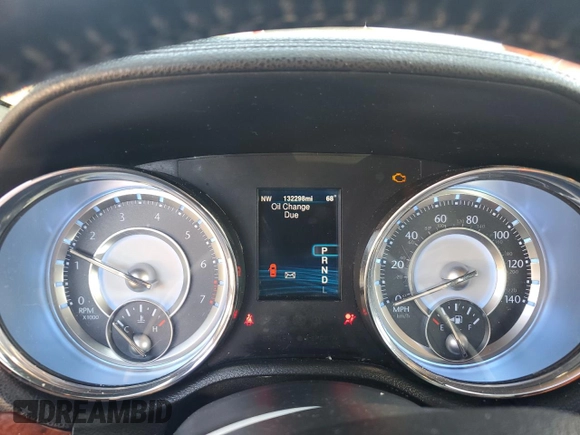 2014 Chrysler 300 z VIN 2C3CCAAG3EH141528, wystawiony jako Copart lot #53688225 z przebiegiem 132 298 mil mil oraz Szkody całkowita. Historia ofert i sprzedaży dostępna na DreamBid. Obrazek 9.