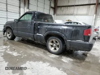 2002 GMC Sonoma SLS with VIN 1GTCS14WX28239250, listed as a Copart auction lot 46291075 with 186,402 mi miles and Salvage Title. Bid and sale history available at carsss.com. Image 2.