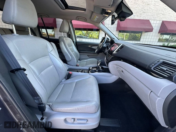 2019 Honda Ridgeline RTL-E with VIN 5FPYK3F71KB009532, listed as a Copart auction lot 65827935 with 217,177 mi miles and Clean title. Bid and sale history available at DreamBid. Image 5.