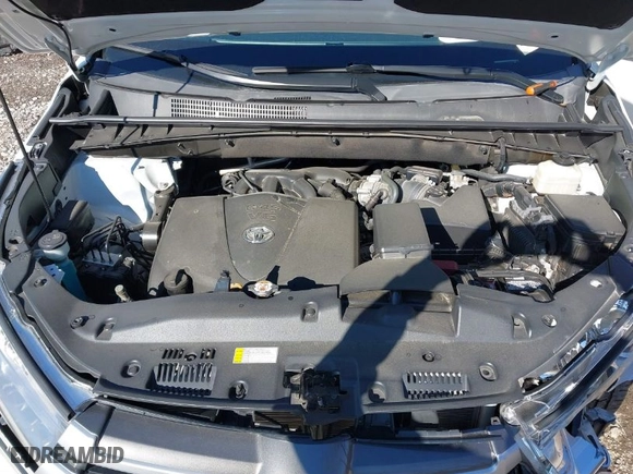 2019 Toyota Highlander SE with VIN 5TDKZRFH2KS570503, listed as a IAAI auction lot 41108594 with NaN miles. Bid and sale history available at carsss.com. Image 10.