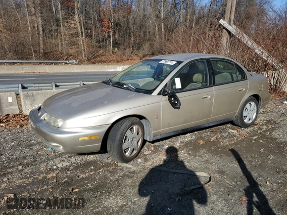 1998 Saturn SL z VIN 1G8ZK5275WZ210570, wystawiony jako Copart lot #82993114 z przebiegiem 144 690 mil mil oraz Szkody całkowita. Historia ofert i sprzedaży dostępna na DreamBid. Obrazek 1.