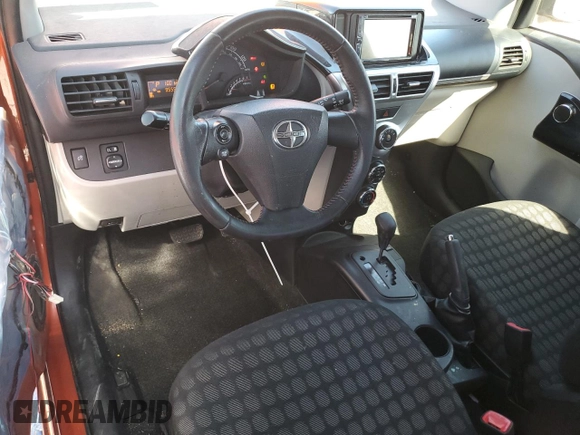 2013 Scion iQ z VIN JTNJJXB01DJ022124, wystawiony jako Copart lot #47960265 z przebiegiem 95 551 mil mil oraz Szkoda całkowita • Salvage title. Historia ofert i sprzedaży dostępna na DreamBid. Obrazek 8.