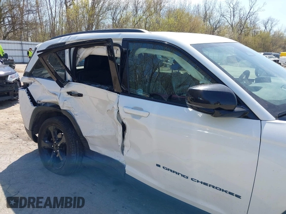 2024 Jeep Grand Cherokee Limited with VIN 1C4RJHBG5R8600766, listed as a IAAI auction lot 42110938 with 13,188 mi miles and . Bid and sale history available at DreamBid. Image 6.