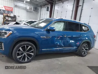 2025 Volkswagen Atlas SEL Premium R-Line z VIN 1V2FR2CA8SC521161, wystawiony jako IAAI lot #42191744 z przebiegiem 8 570 mil mil oraz . Historia ofert i sprzedaży dostępna na DreamBid. Obrazek 14.