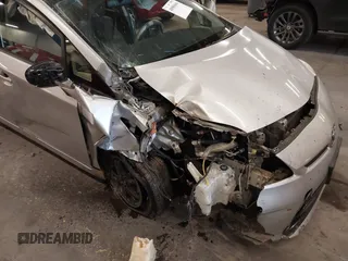 2013 Toyota Prius One z VIN JTDKN3DU5D5674730, wystawiony jako IAAI lot #40989694 z przebiegiem 159 236 mil mil oraz . Historia ofert i sprzedaży dostępna na DreamBid. Obrazek 6.
