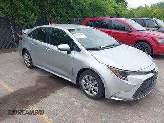 2025 Toyota Corolla LE z VIN 5YFB4MDE4SP250490, wystawiony jako IAAI lot #42288856 z przebiegiem 10 600 mil mil oraz . Historia ofert i sprzedaży dostępna na DreamBid. Obrazek 1.