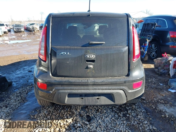 2013 Kia Soul ! with VIN KNDJT2A6XD7539247, listed as a IAAI auction lot 41452416 with 378,887 mi miles. Bid and sale history available at carsss.com. Image 16.