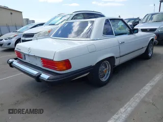 1982 Mercedes-Benz 380 with VIN WDBBA45A1CB015578, listed as a IAAI auction lot 42062020 with 42,746 mi miles. Bid and sale history available at carsss.com. Image 4.