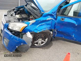 2015 Chevrolet Trax LS with VIN KL7CJKSB5FB252602, listed as a IAAI auction lot 41856675 with 204,530 mi miles. Bid and sale history available at carsss.com. Image 6.
