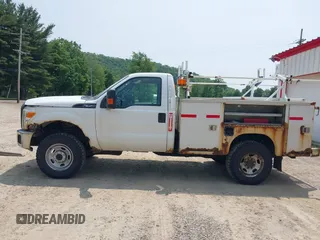 2011 Ford F-350 z VIN 1FDBF3B63BEB77511, wystawiony jako IAAI lot #42383405 z przebiegiem 271 011 mil mil oraz . Historia ofert i sprzedaży dostępna na DreamBid. Obrazek 14.