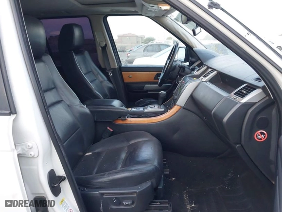 2008 Land Rover Range Rover Sport HSE with VIN SALSK254X8A151615, listed as a IAAI auction lot 41075710 with 225,440 mi miles. Bid and sale history available at carsss.com. Image 5.