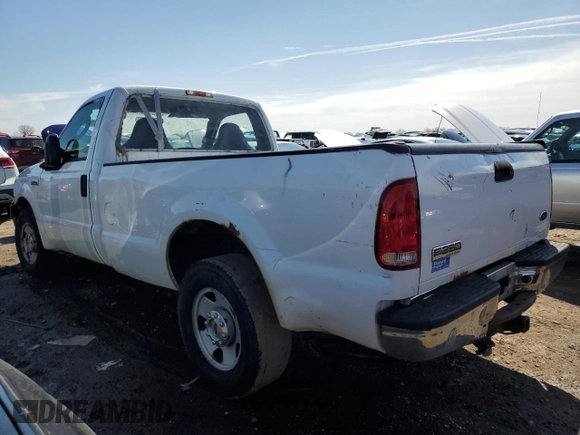 2007 Ford F-250 XL z VIN 1FTNF20517EA27507, wystawiony jako Copart lot #49907075 z przebiegiem 298 441 mil mil oraz Czysty tytuł • Clean title. Historia ofert i sprzedaży dostępna na DreamBid. Obrazek 2.