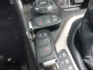 2017 Jeep Cherokee Limited with VIN 1C4PJMDB1HW622467, listed as a IAAI auction lot 42352566 with 138,791 mi miles and . Bid and sale history available at DreamBid. Image 11.
