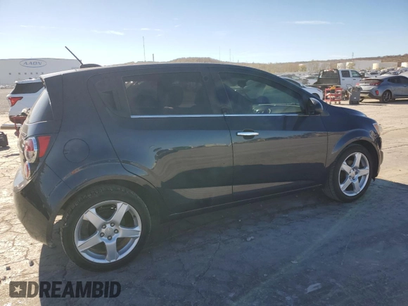 2016 Chevrolet Sonic LTZ z VIN 1G1JE6SB0G4135806, wystawiony jako Copart lot #81431844 z przebiegiem 126 908 mil mil oraz Czysty tytuł • Clean title. Historia ofert i sprzedaży dostępna na DreamBid. Obrazek 3.
