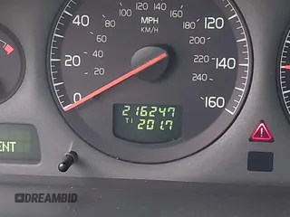 2002 Volvo V70 with VIN YV1SW58D621191782, listed as a IAAI auction lot 41736536 with 216,247 mi miles and . Bid and sale history available at DreamBid. Image 15.