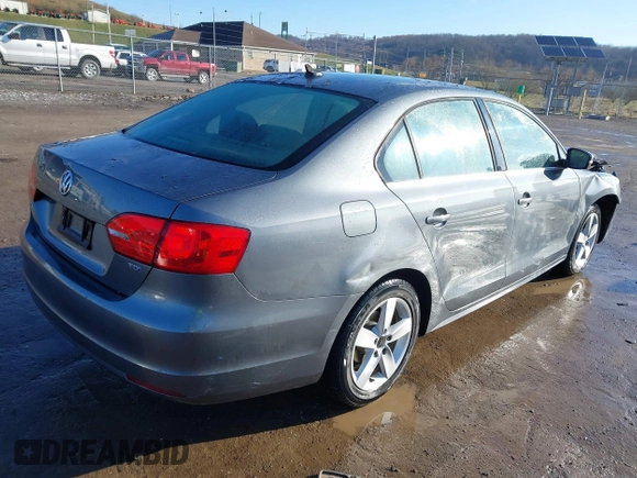 2014 Volkswagen Jetta TDI with VIN 3VWLL7AJ7EM276956, listed as a IAAI auction lot 41865670 with 135,159 mi miles and . Bid and sale history available at DreamBid. Image 4.