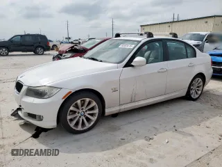 2011 BMW 3 Series 328i xDrive z VIN WBAPK7C58BF088026, wystawiony jako Copart lot #54303415 z przebiegiem 168 909 mil mil oraz Szkoda całkowita • Salvage title. Historia ofert i sprzedaży dostępna na DreamBid. Obrazek 1.