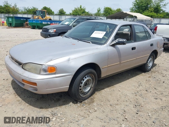 1996 Toyota Camry DX z VIN 4T1BG12K6TU752299, wystawiony jako IAAI lot #42239717 z przebiegiem 365 814 mil mil oraz . Historia ofert i sprzedaży dostępna na DreamBid. Obrazek 2.