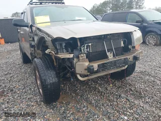 2005 Jeep Grand Cherokee Limited with VIN 1J8HR58255C587144, listed as a IAAI auction lot 41919246 with 185,687 mi miles. Bid and sale history available at carsss.com. Image 6.
