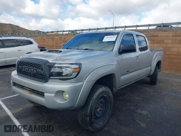 2007 Toyota Tacoma PreRunner z VIN 5TEJU62N17Z386619, wystawiony jako IAAI lot #41476639 z przebiegiem 232 440 mil mil oraz . Historia ofert i sprzedaży dostępna na DreamBid. Obrazek 17.