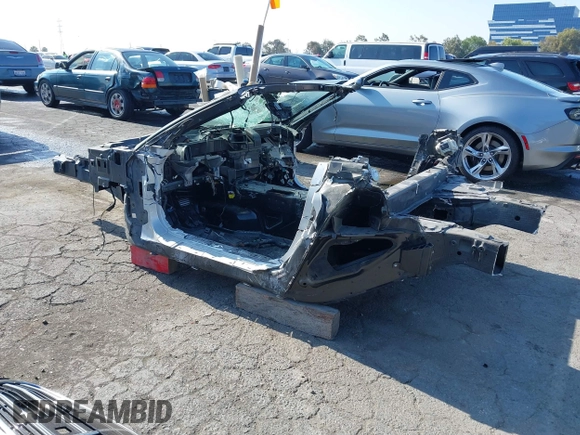 2017 Chevrolet Corvette 1LT with VIN 1G1YB2D72H5121877, listed as a IAAI auction lot 39965830 with Not provided miles and . Bid and sale history available at DreamBid. Image 3.