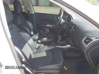 2017 Jeep Compass Latitude with VIN 3C4NJDBB3HT688695, listed as a IAAI auction lot 42197797 with 110,343 mi miles and . Bid and sale history available at DreamBid. Image 5.