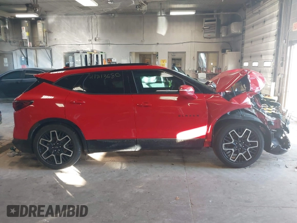 2023 Chevrolet Blazer RS z VIN 3GNKBKRS7PS159319, wystawiony jako IAAI lot #41213680 z przebiegiem 54 959 mil mil oraz . Historia ofert i sprzedaży dostępna na DreamBid. Obrazek 14.