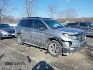 2022 Honda Passport TrailSport with VIN 5FNYF8H61NB000381, listed as a IAAI auction lot 41417954 with 32,753 mi miles and . Bid and sale history available at DreamBid. Image 1.