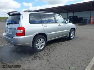 2006 Toyota Highlander Hybrid with VIN JTEEW21A760033797, listed as a IAAI auction lot 41931586 with 283,045 mi miles. Bid and sale history available at carsss.com. Image 4.