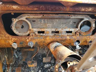 1965 Ford Mustang z VIN 5F08A751242, wystawiony jako Copart lot #52938995 z przebiegiem Nie podano mil oraz Szkody całkowita. Historia ofert i sprzedaży dostępna na DreamBid. Obrazek 9.