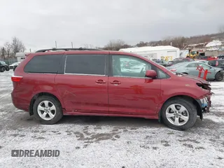 2020 Toyota Sienna LE Auto Access Seat with VIN 5TDKZ3DCXLS053763, listed as a IAAI auction lot 41427752 with 93,761 mi miles. Bid and sale history available at carsss.com. Image 13.