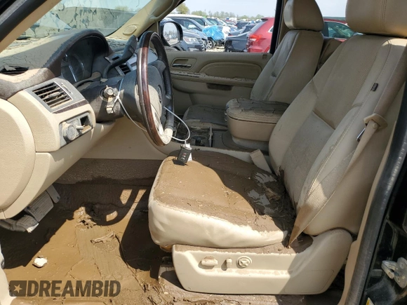 2010 Cadillac Escalade z VIN 1GYUKAEF5AR140423, wystawiony jako Copart lot #52850495 z przebiegiem Nie podano mil oraz Szkody całkowita. Historia ofert i sprzedaży dostępna na DreamBid. Obrazek 7.