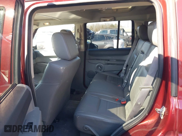2007 Jeep Commander Sport z VIN 1J8HG48P37C573256, wystawiony jako IAAI lot #41448883 z przebiegiem 146 581 mil mil oraz . Historia ofert i sprzedaży dostępna na DreamBid. Obrazek 8.