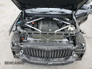 2020 BMW X5 xDrive40i z VIN 5UXCR6C05LLL82092, wystawiony jako Copart lot #55385695 z przebiegiem 28 599 mil mil oraz Szkoda całkowita • Salvage title. Historia ofert i sprzedaży dostępna na DreamBid. Obrazek 12.
